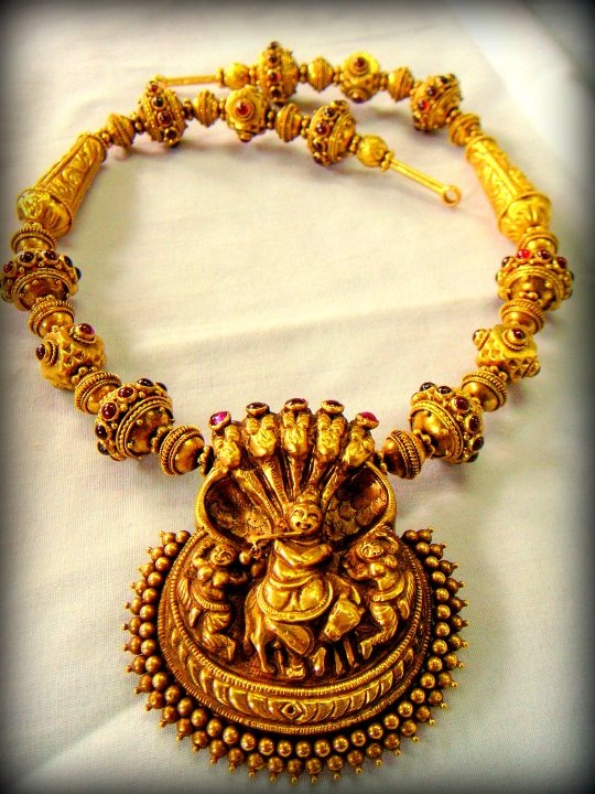 Traditional Indian Gold Jewellery