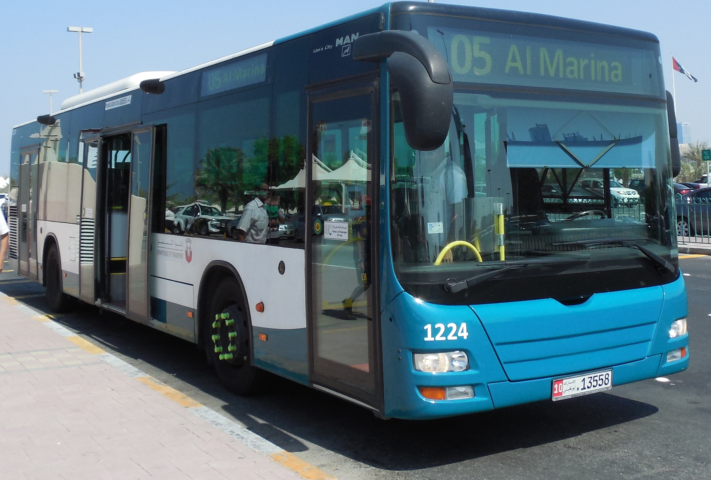 A_City_Bus_in_Abu_Dhabi,_UAE
