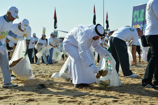 Clean Up UAE has Hundreds Out to Help in RAK