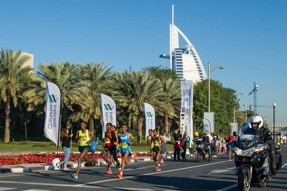 Dubai Marathon Runners on Road