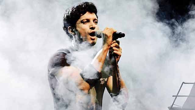 Farhan Akhtar Performing
