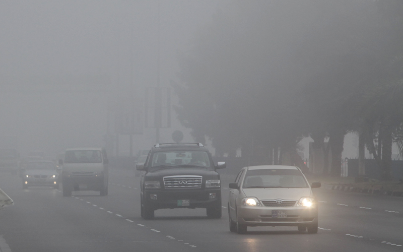 driving-uae-fog